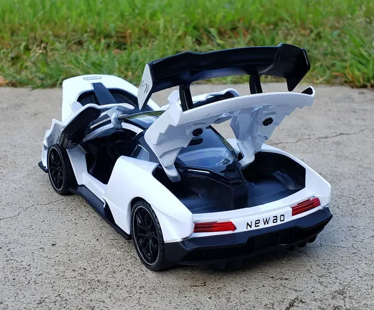 1/32 McLaren Senna Alloy Sports Car Model Diecasts Metal Toy Vehicles Car Model Simulation Sound Light Collection Toy Gift