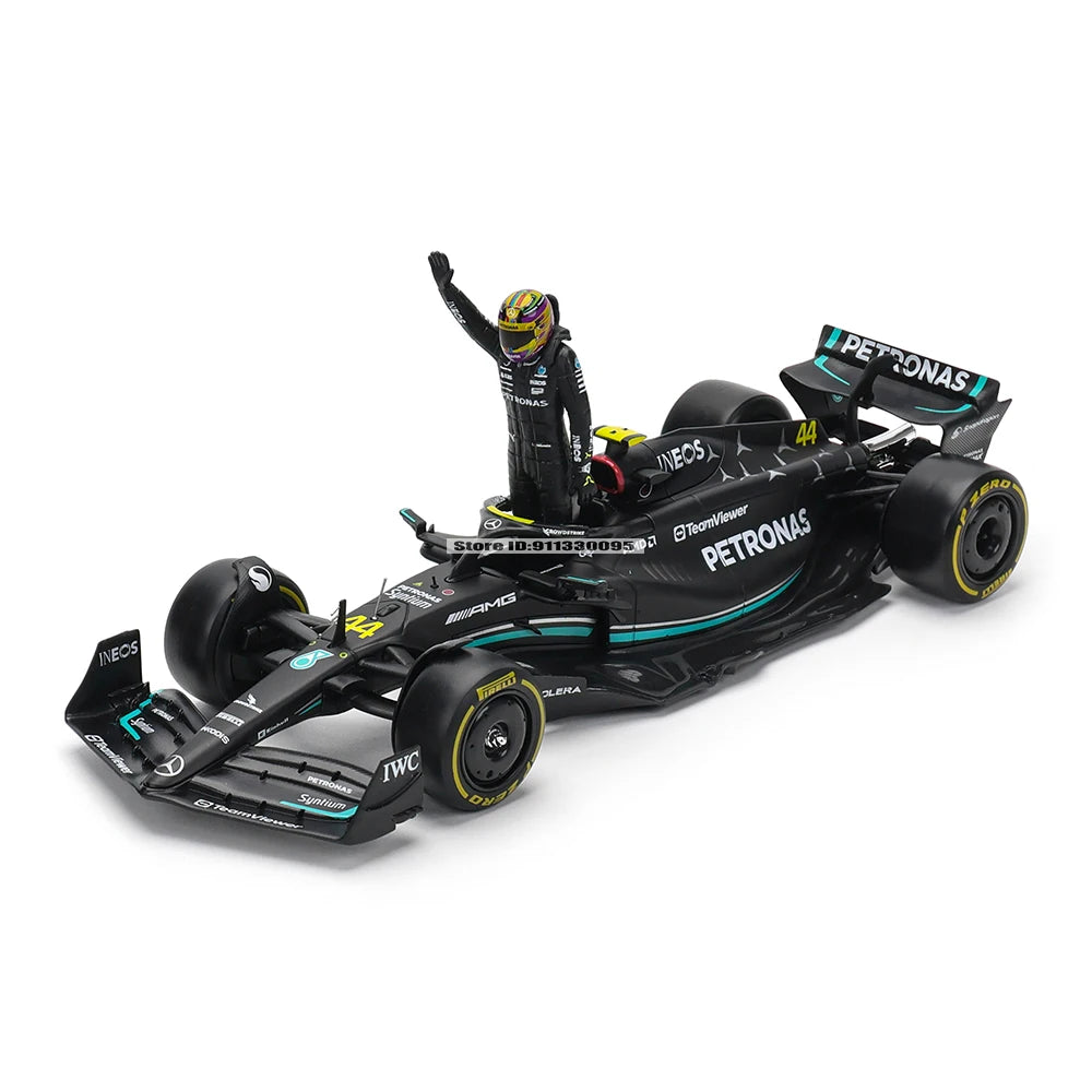 Bburago 1:24 2023 F1 Mercedes-AMG W14+Winning Doll 44# Hamilton 63# Russell Paint Formula One Alloy Super Toy Car Mode